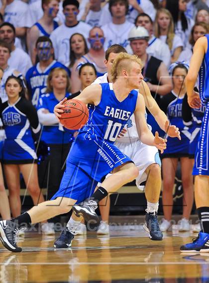 Thumbnail 3 in Broomfield vs. Valor Christian (CHSAA 4A Final Four) photogallery.