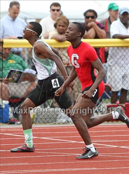 Thumbnail 2 in NYSPHSAA Track & Field Championships (B&G 100, 200, 1500, 1600, Hurdles) photogallery.