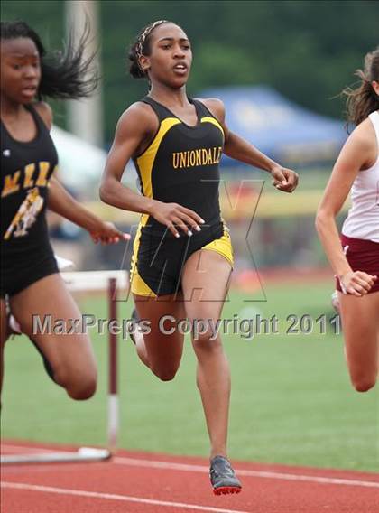 Thumbnail 1 in NYSPHSAA Track & Field Championships (B&G 100, 200, 1500, 1600, Hurdles) photogallery.