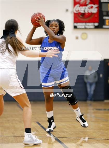Thumbnail 1 in Chilton County vs. Thorsby (Chilton County Tournament) photogallery.