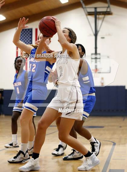 Thumbnail 2 in Chilton County vs. Thorsby (Chilton County Tournament) photogallery.