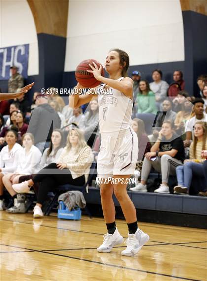 Thumbnail 1 in Chilton County vs. Thorsby (Chilton County Tournament) photogallery.
