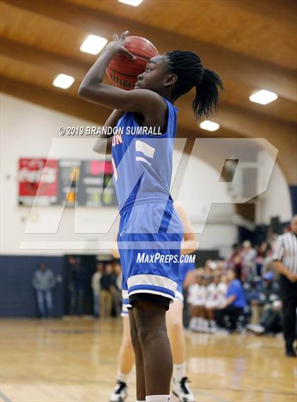 Thumbnail 3 in Chilton County vs. Thorsby (Chilton County Tournament) photogallery.