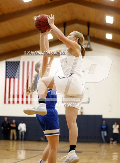 Thumbnail 3 in Chilton County vs. Thorsby (Chilton County Tournament) photogallery.