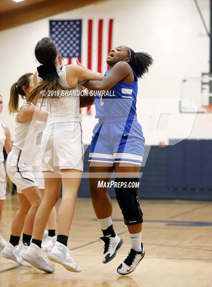 Thumbnail 1 in Chilton County vs. Thorsby (Chilton County Tournament) photogallery.