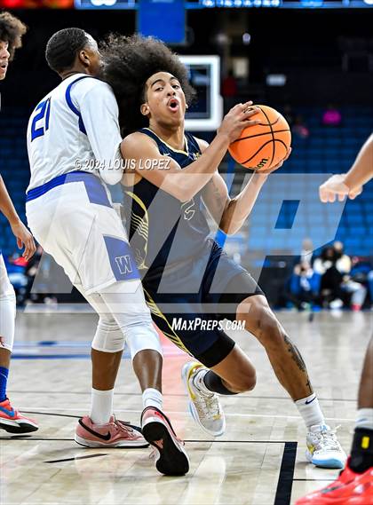 Thumbnail 1 in Windward vs. Notre Dame (SO) (CIF SS DIV 1 Championship) photogallery.