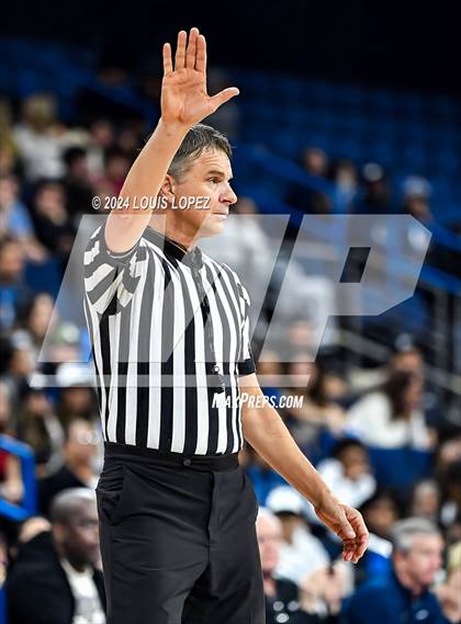 Thumbnail 1 in Windward vs. Notre Dame (SO) (CIF SS DIV 1 Championship) photogallery.