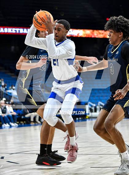 Thumbnail 1 in Windward vs. Notre Dame (SO) (CIF SS DIV 1 Championship) photogallery.
