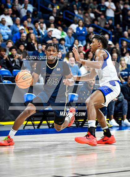 Thumbnail 1 in Windward vs. Notre Dame (SO) (CIF SS DIV 1 Championship) photogallery.