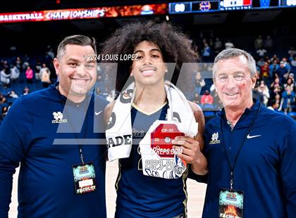 Thumbnail 1 in Windward vs. Notre Dame (SO) (CIF SS DIV 1 Championship) photogallery.