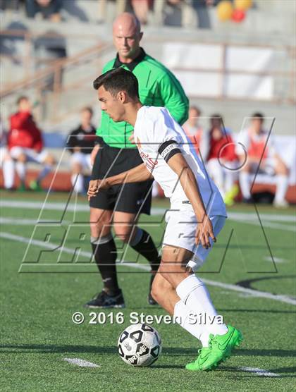 Thumbnail 2 in Cathedral Catholic vs. Loyola (CIF SoCal Regional D1 Final) photogallery.