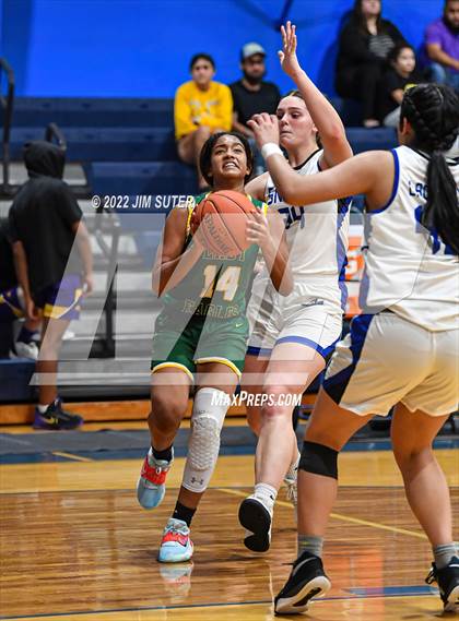 Thumbnail 3 in Snook vs Lexington photogallery.