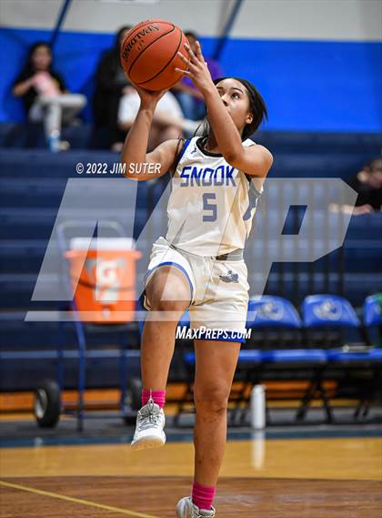 Thumbnail 1 in Snook vs Lexington photogallery.