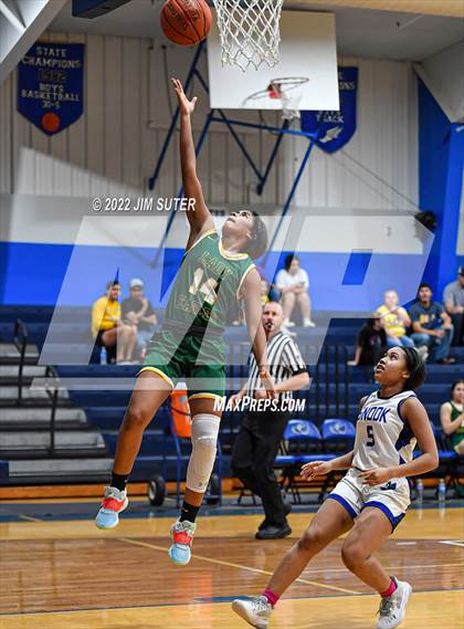 Thumbnail 3 in Snook vs Lexington photogallery.