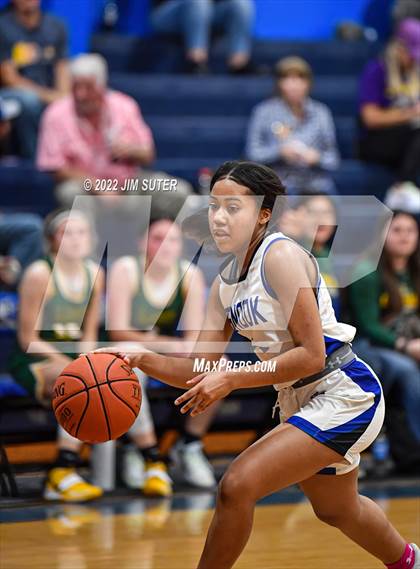 Thumbnail 2 in Snook vs Lexington photogallery.