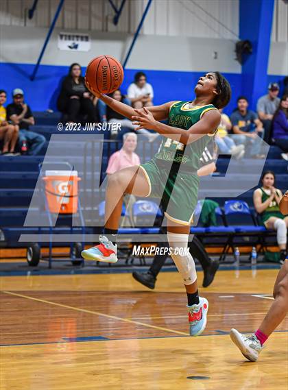 Thumbnail 1 in Snook vs Lexington photogallery.