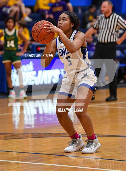 Thumbnail 3 in Snook vs Lexington photogallery.