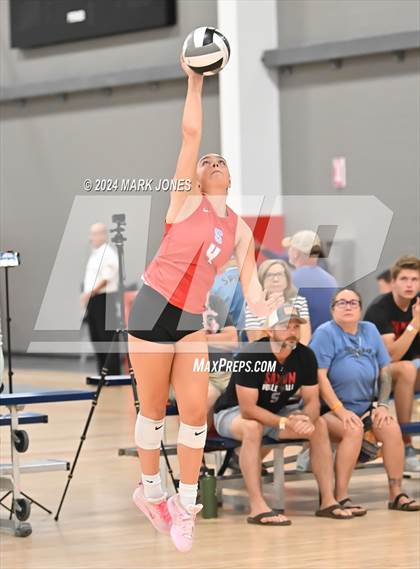 Thumbnail 2 in South Salem vs. Maricopa (Nike TOC Southwest) photogallery.