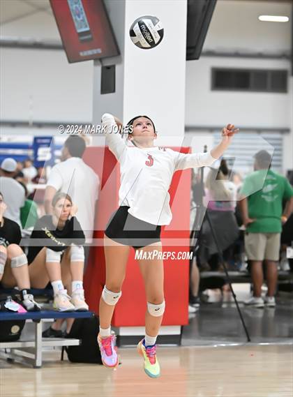 Thumbnail 3 in South Salem vs. Maricopa (Nike TOC Southwest) photogallery.