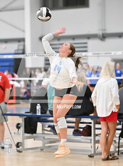 Thumbnail 3 in South Salem vs. Maricopa (Nike TOC Southwest) photogallery.