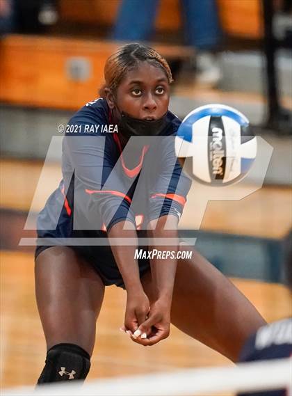 Thumbnail 1 in St. Francis vs. Cosumnes Oaks (CIF SJS D1 Semifinal) photogallery.