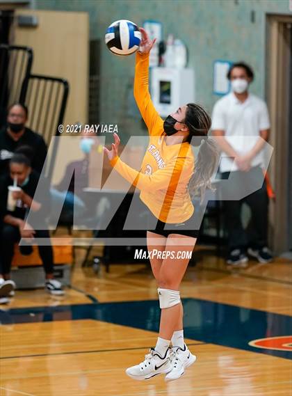 Thumbnail 3 in St. Francis vs. Cosumnes Oaks (CIF SJS D1 Semifinal) photogallery.