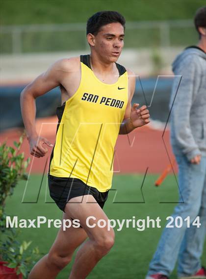 Thumbnail 2 in Redondo Nike Invitational (Boys 3200M) photogallery.