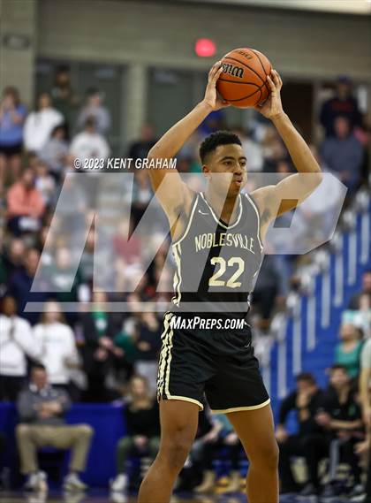 Thumbnail 1 in Noblesville vs Zionsville  (IHSAA 4A Sectional Championship) photogallery.