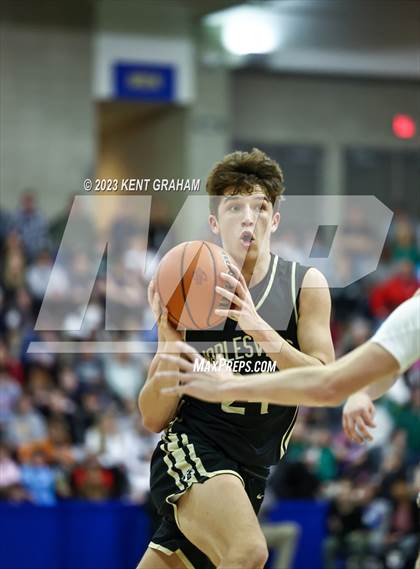 Thumbnail 1 in Noblesville vs Zionsville  (IHSAA 4A Sectional Championship) photogallery.