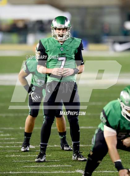 Thumbnail 2 in Cathedral Catholic vs. St. Mary's (CIF State Division 1AA Final) photogallery.