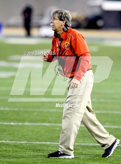 Thumbnail 3 in Cathedral Catholic vs. St. Mary's (CIF State Division 1AA Final) photogallery.