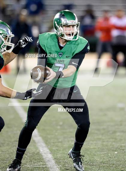 Thumbnail 2 in Cathedral Catholic vs. St. Mary's (CIF State Division 1AA Final) photogallery.