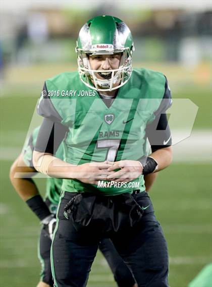 Thumbnail 2 in Cathedral Catholic vs. St. Mary's (CIF State Division 1AA Final) photogallery.