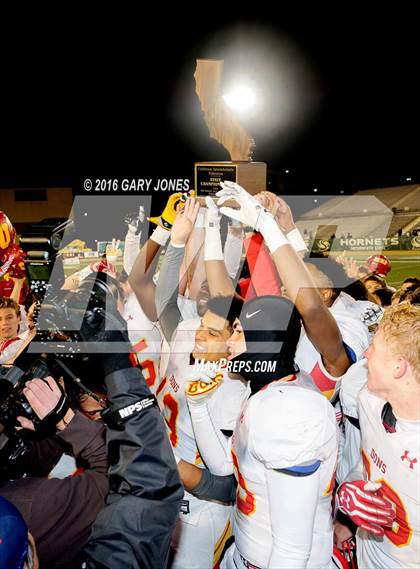 Thumbnail 1 in Cathedral Catholic vs. St. Mary's (CIF State Division 1AA Final) photogallery.