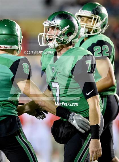 Thumbnail 2 in Cathedral Catholic vs. St. Mary's (CIF State Division 1AA Final) photogallery.
