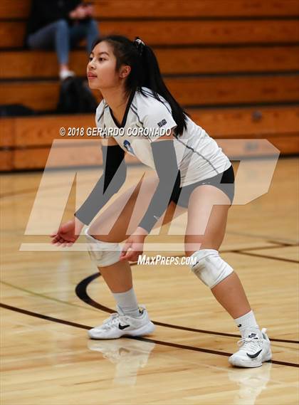 Thumbnail 1 in Carlmont vs. Granite Bay (Stockton Classic) photogallery.