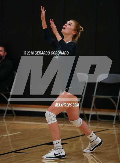 Thumbnail 3 in Carlmont vs. Granite Bay (Stockton Classic) photogallery.