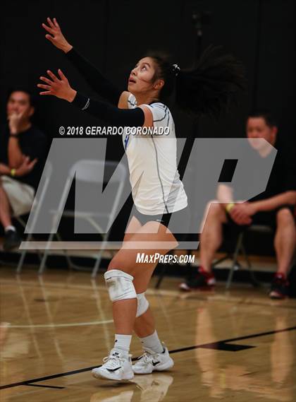 Thumbnail 2 in Carlmont vs. Granite Bay (Stockton Classic) photogallery.