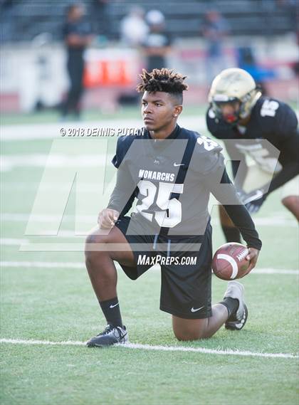 Thumbnail 2 in Archbishop Mitty vs. Serra photogallery.