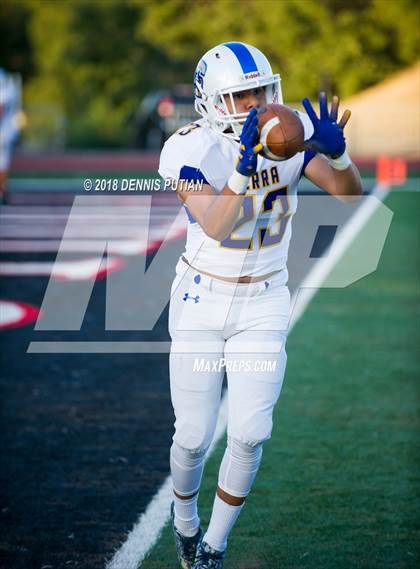Thumbnail 3 in Archbishop Mitty vs. Serra photogallery.