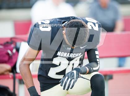 Thumbnail 2 in Archbishop Mitty vs. Serra photogallery.