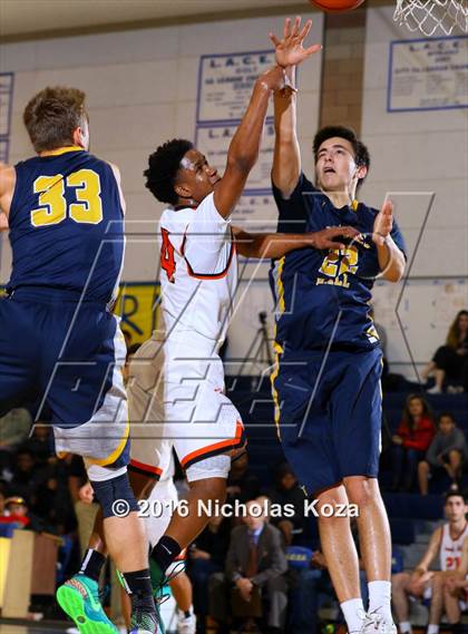 Thumbnail 2 in Beverly Hills vs. Campbell Hall (MLK Day Showdown) photogallery.