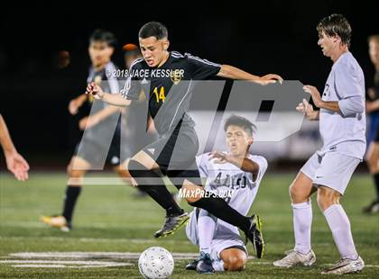 Thumbnail 3 in Aliso Niguel vs. Sunny Hills (CIF SS D2 Final) photogallery.