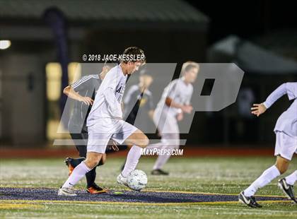 Thumbnail 3 in Aliso Niguel vs. Sunny Hills (CIF SS D2 Final) photogallery.