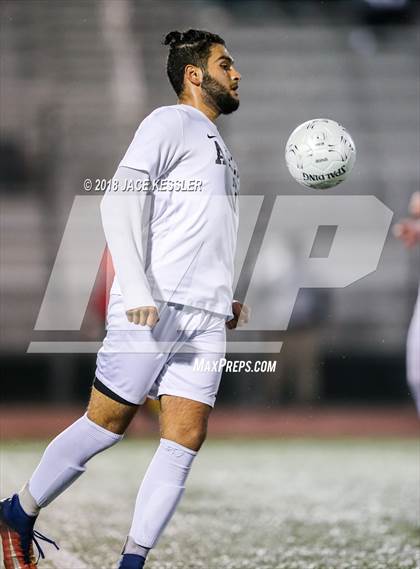 Thumbnail 2 in Aliso Niguel vs. Sunny Hills (CIF SS D2 Final) photogallery.