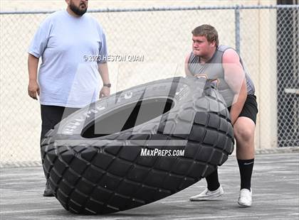 Thumbnail 2 in Surf City Lineman Competition photogallery.