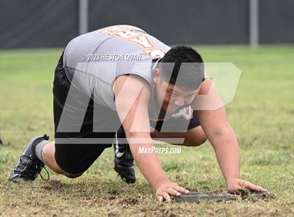 Thumbnail 2 in Surf City Lineman Competition photogallery.
