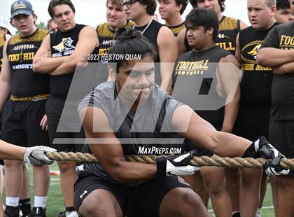 Thumbnail 2 in Surf City Lineman Competition photogallery.
