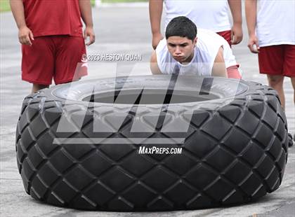 Thumbnail 2 in Surf City Lineman Competition photogallery.