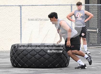 Thumbnail 2 in Surf City Lineman Competition photogallery.